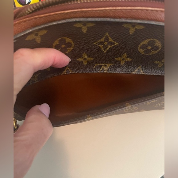 Vintage LV Monogram Orsay wristlet - Picture 5 of 10
